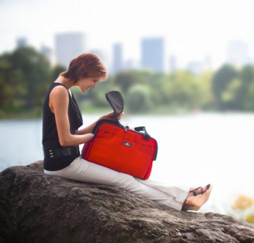 Sleepypod Atom - מנשא לכלבים וחתולים מורשה טיסה STRAWBERRY RED