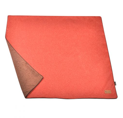 P.L.A.Y - כרבולית הגנה מפנקת - תפוז אדום LUXE THROW - TWILL - ORANGE RED